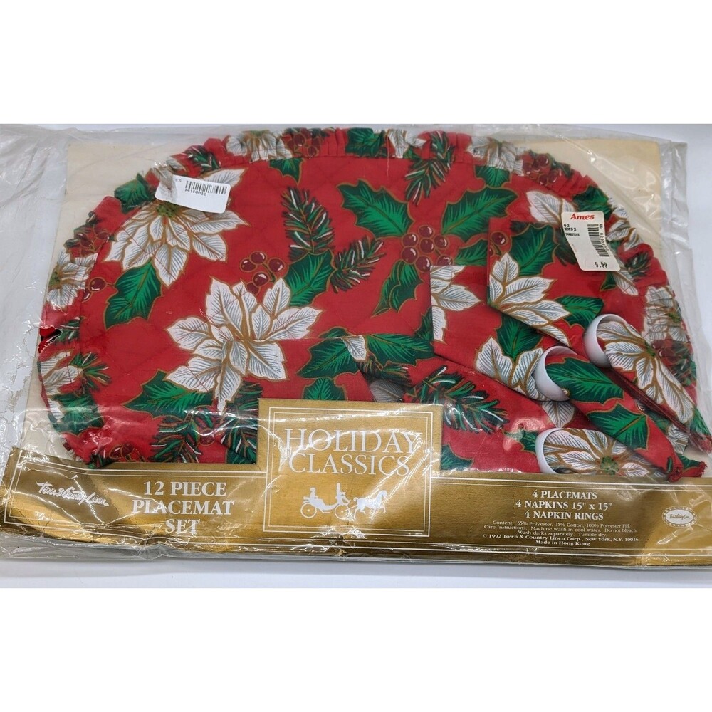 1992 Town & Country Christmas Holly Berry Quilted Placemats and Napkins Set